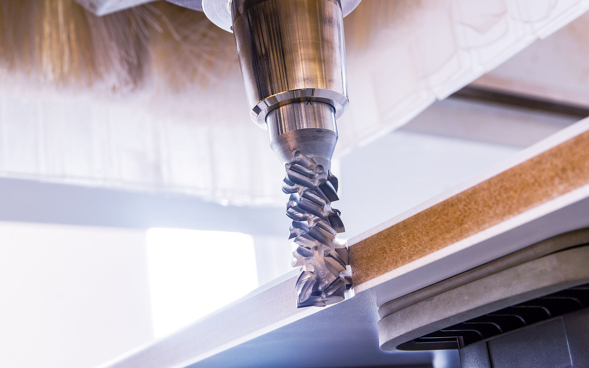 蓝帜金刚石柄铣刀板边专家