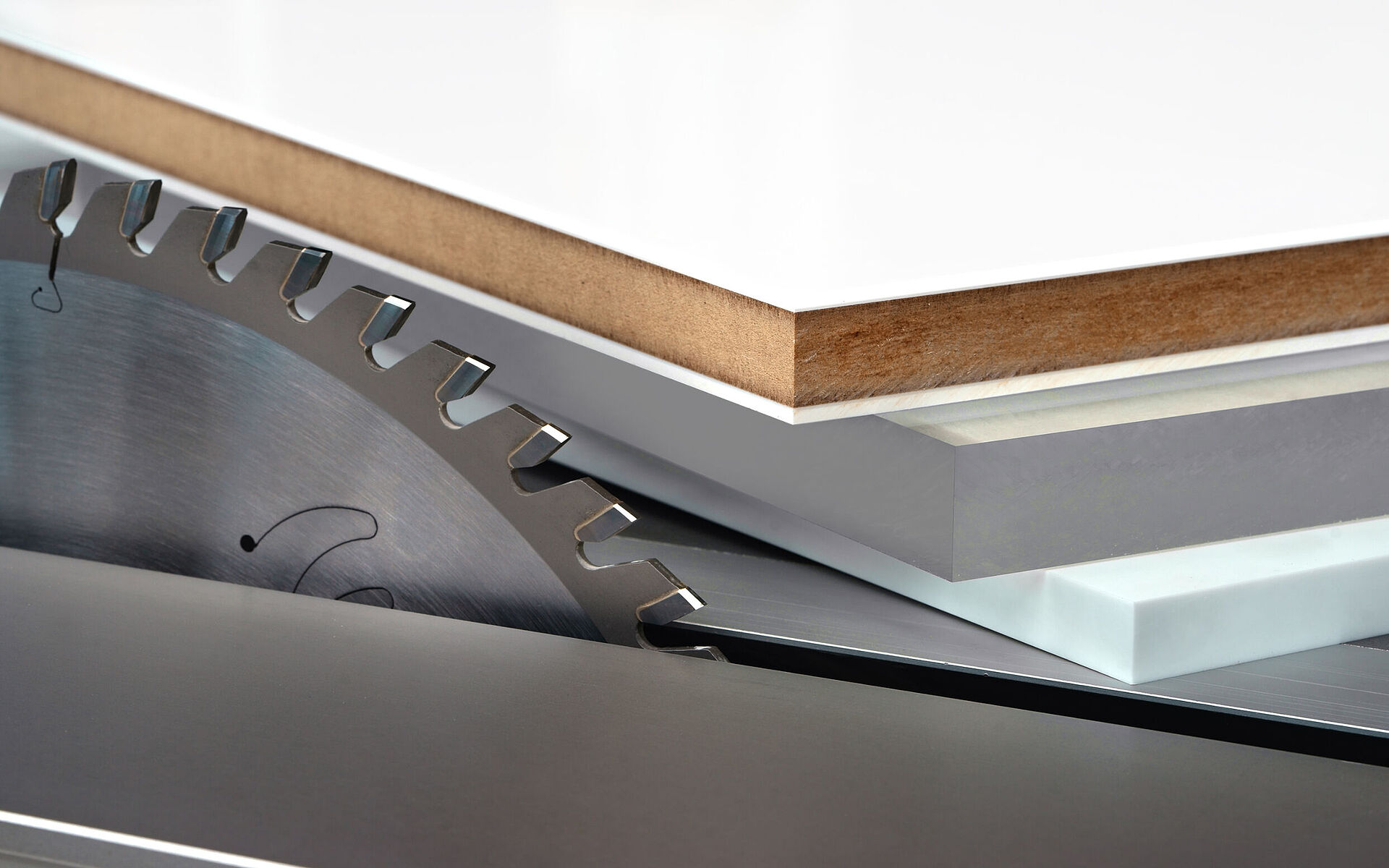 用于开料锯上的蓝帜BrillianceCut圆锯片