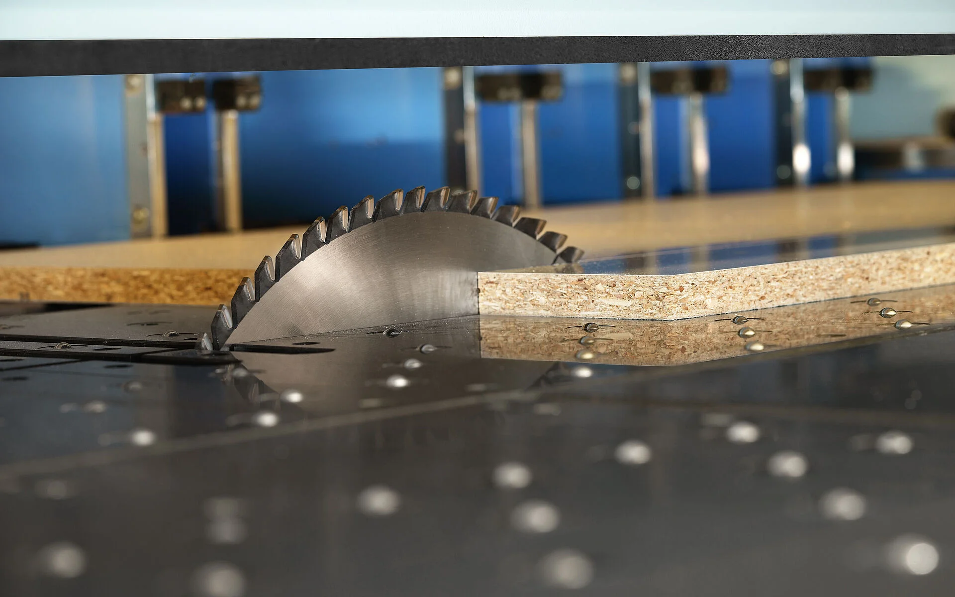 用于裁板锯上的蓝帜RazorCut圆锯片